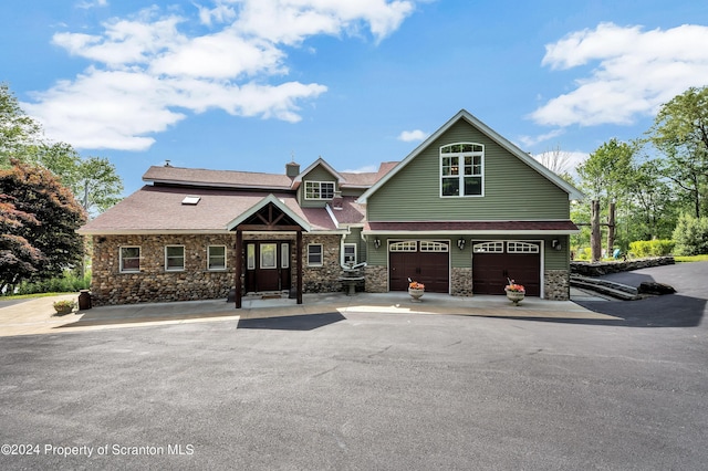 view of front facade featuring a garage