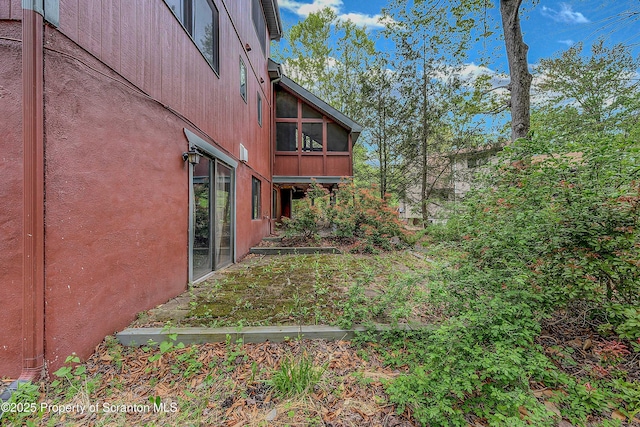 582 Lakeview Dr W, Lake Ariel, PA 18436 - view of yard