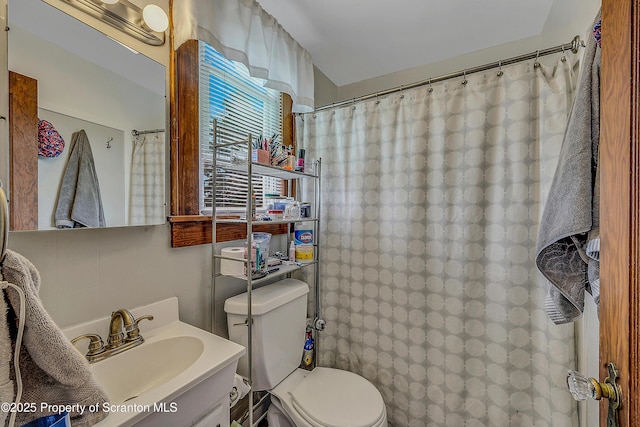 506 N Sumner Ave, Scranton, PA 18504 - full bath with vanity and toilet