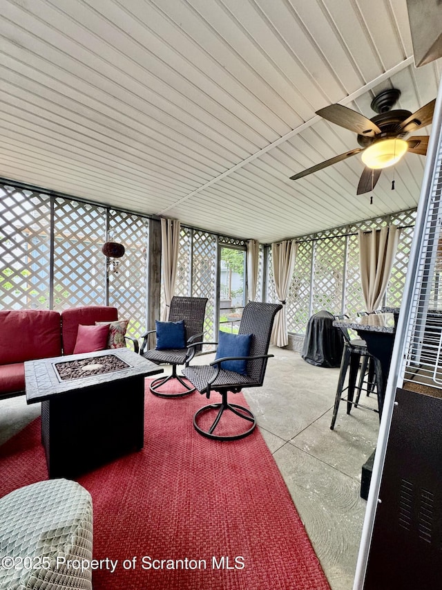 918 Hemlock St, Scranton, PA 18505 - sunroom featuring a fire pit and ceiling fan