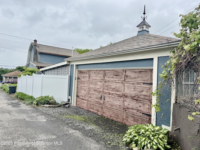 918 Hemlock St, Scranton, PA 18505 - view of garage