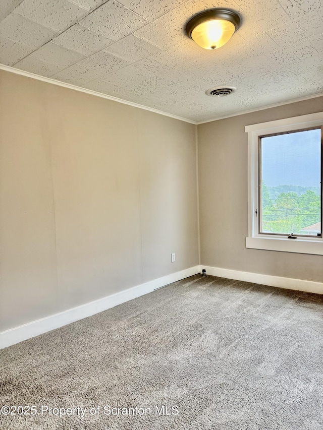 918 Hemlock St, Scranton, PA 18505 - unfurnished room with carpet, baseboards, and crown molding