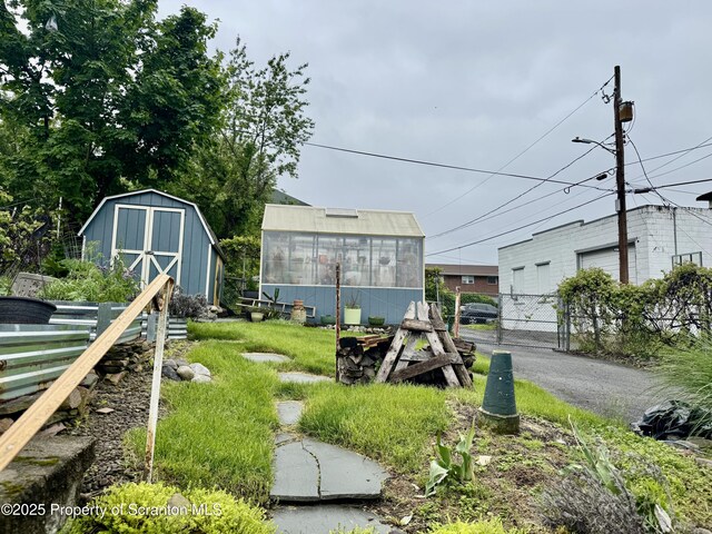 918 Hemlock St, Scranton, PA 18505 - view of yard