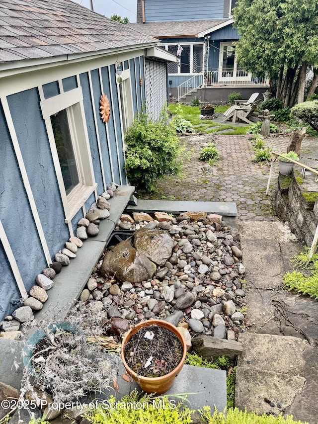 918 Hemlock St, Scranton, PA 18505 - view of yard with a patio area