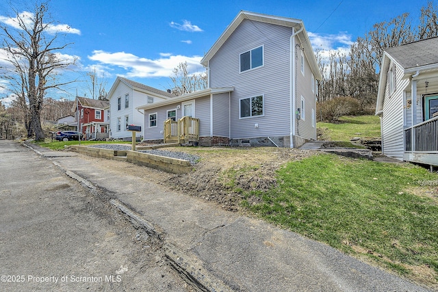 14 Maiden Ln, Susquehanna, PA 18847 - traditional-style house with a front yard