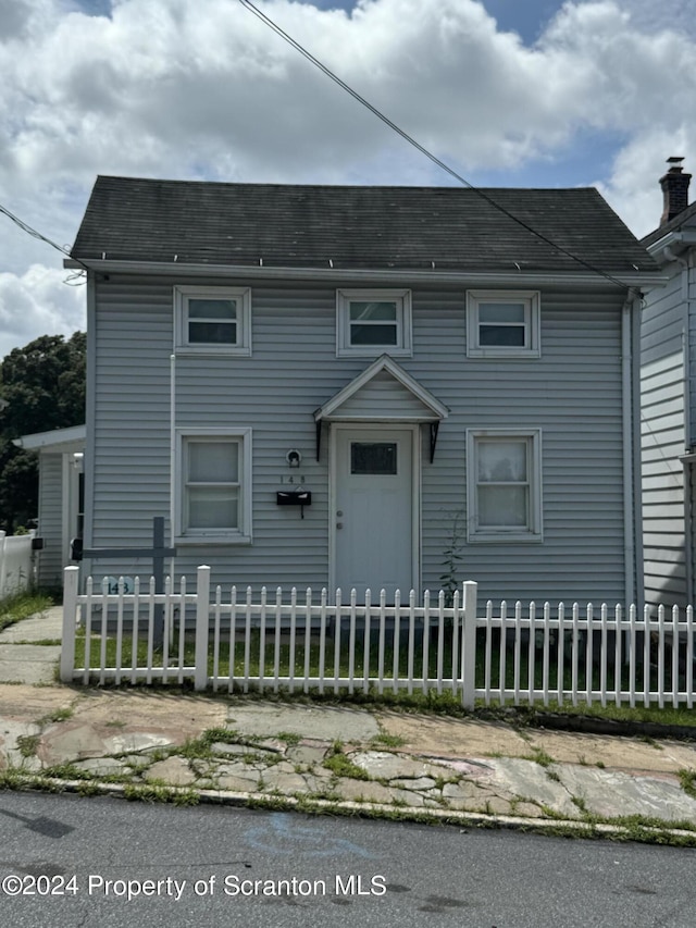 view of front of property