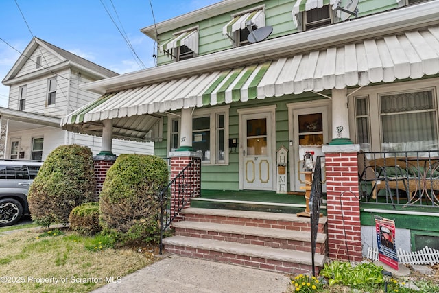 37 Goeringer Ave, Hanover Twp, PA 18706 - view of front of house featuring a porch