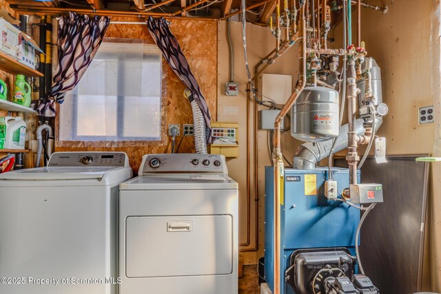 125 Frances Ln, Greentown, PA 18426 - laundry area with washing machine and dryer and laundry area