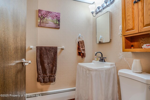 125 Frances Ln, Greentown, PA 18426 - bathroom with tile walls, toilet, and a sink