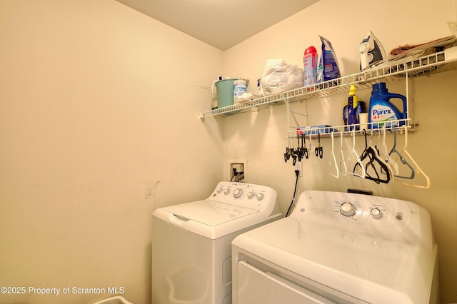 157 Mcesther Dr Unit L 31, Covington Twp, PA 18424 - laundry area featuring independent washer and dryer