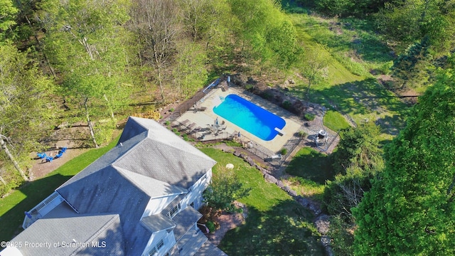 157 Mcesther Dr Unit L 31, Covington Twp, PA 18424 - aerial view of property and surrounding area featuring a pool