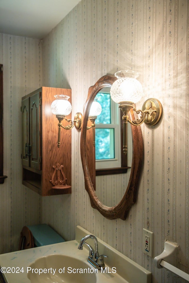 bathroom featuring sink