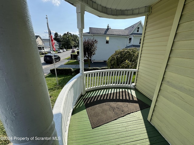 balcony featuring covered porch