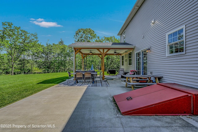 1612 Whitetail Run, Moscow, PA 18444 - view of patio / terrace featuring a ceiling fan and outdoor dining space