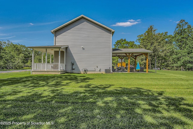 1612 Whitetail Run, Moscow, PA 18444 - rear view of property featuring a lawn