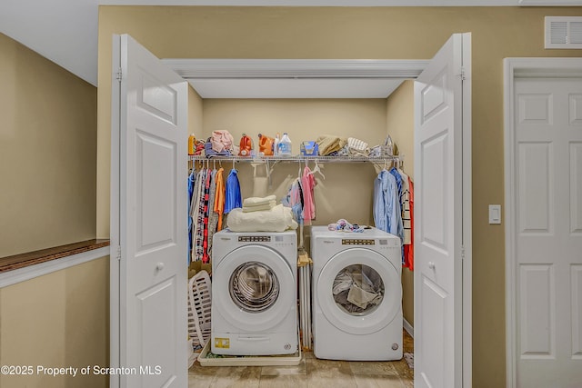 1612 Whitetail Run, Moscow, PA 18444 - laundry room featuring washer and clothes dryer