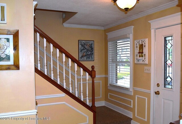 548 Winter St, Old Forge, PA 18518 - foyer with stairway and crown molding