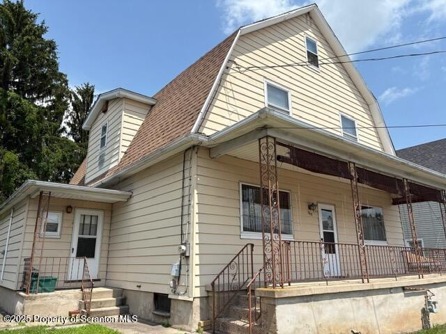 165 Elizabeth St, Pittston, PA 18640 - photo 2