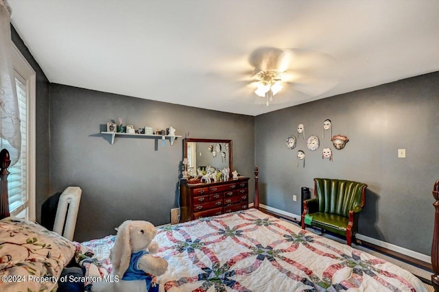 bedroom featuring ceiling fan