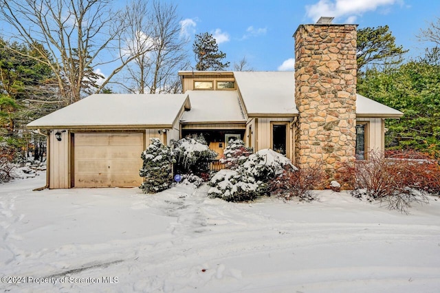 view of front of home featuring a garage