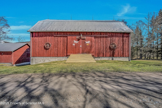 815 Svecz Rd, Union Dale, PA 18470 - view of pole building featuring a yard