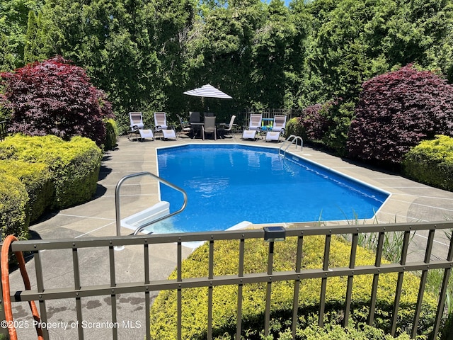 1015 Circle Green Dr Unit L 25, South Abington Twp, PA 18411 - view of swimming pool featuring a patio and outdoor dining area