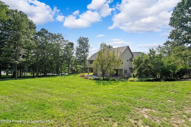 133 Glenmaura Dr, Moosic, PA 18507 - view of green lawn