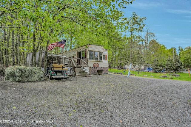 575 Warbler Dr, Covington Twp, PA 18424