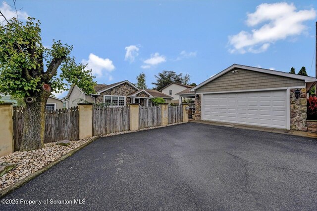 214 Oak St, Dunmore, PA 18512 - view of detached garage