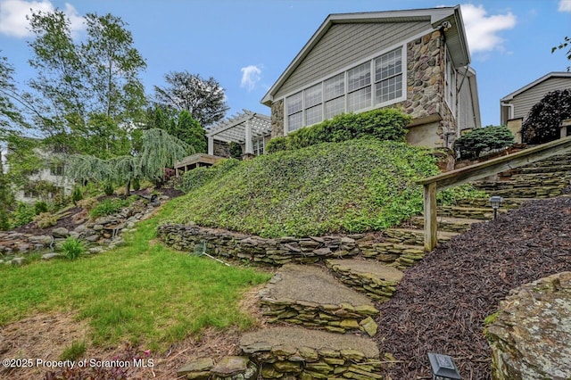 214 Oak St, Dunmore, PA 18512 - view of yard