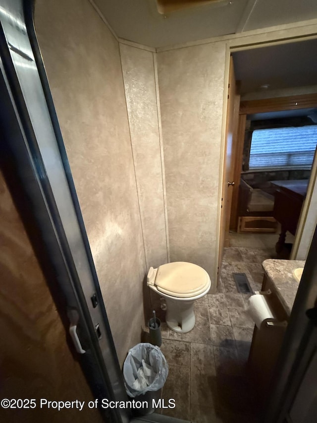 10 Lazy Squaw Trl, Gouldsboro, PA 18424 - bathroom featuring toilet