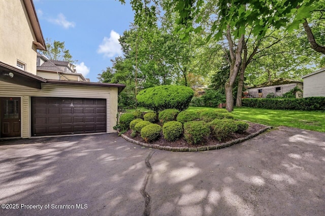 1614 Jefferson Ave, Dunmore, PA 18509 - garage with driveway