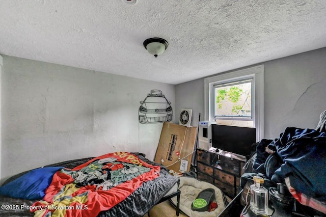 612 Farber Ct, Scranton, PA 18510 - bedroom with a textured ceiling