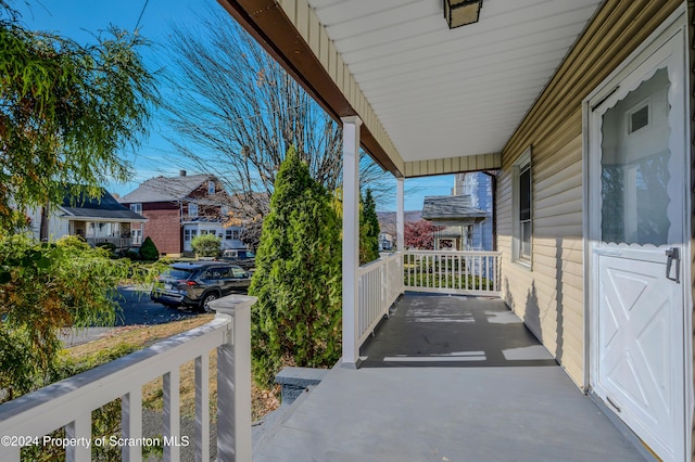 view of patio / terrace with covered porch