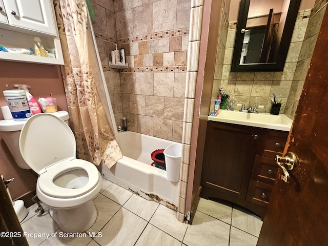 510 Moltke Ave, Scranton, PA 18505 - bathroom featuring toilet, vanity, tile patterned floors, and shower / tub combo