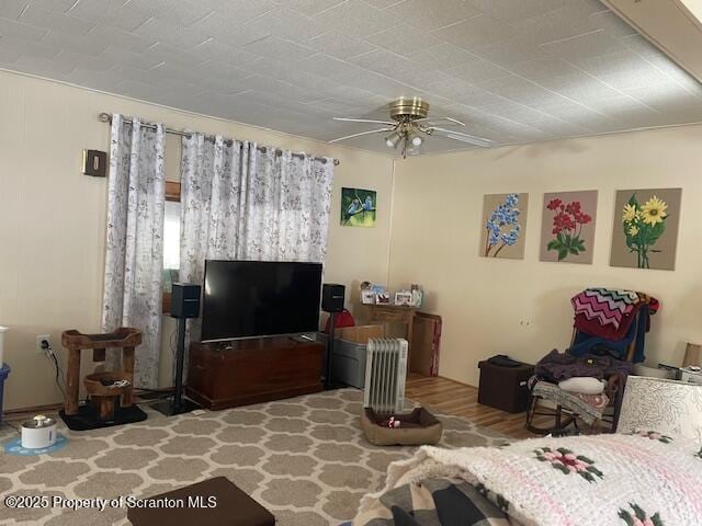 living room with ceiling fan