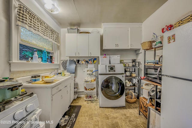 167 S Hyde Park Ave, Scranton, PA 18504 - laundry area featuring washer / clothes dryer