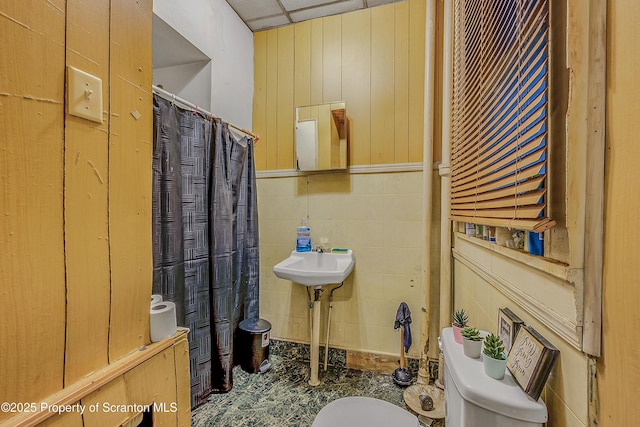 167 S Hyde Park Ave, Scranton, PA 18504 - full bathroom with toilet and a shower with shower curtain