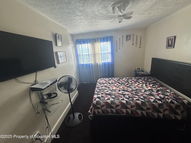 1008 Crown Ave, Scranton, PA 18505 - bedroom featuring a textured ceiling and carpet flooring