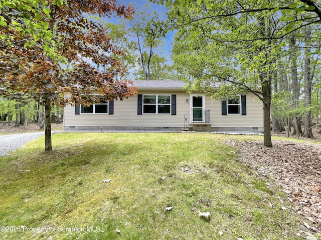 1029 Bear Trail Rd, Lake Ariel, PA 18436 - manufactured / mobile home featuring crawl space and a front lawn