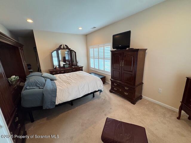 view of carpeted bedroom