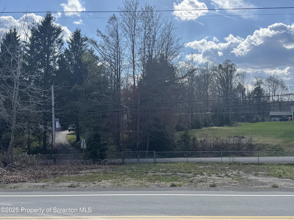 Memorial Dr, Elmhurst, PA 18444 - photo 3