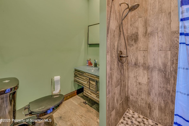 815 Oak St, Archbald, PA 18403 - full bath featuring a tile shower and vanity