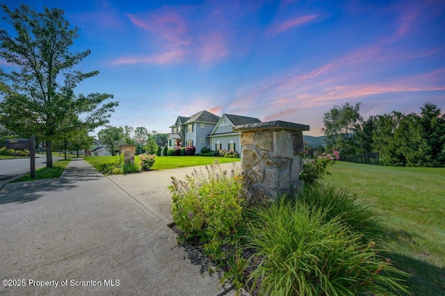 302 School Side Dr, Throop, PA 18512 - photo 2