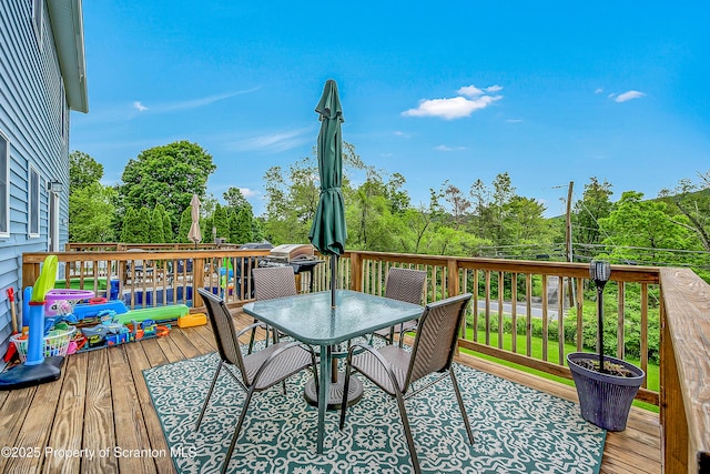119121 Fern Way S, Abington Twp, PA 18411 - wooden terrace with outdoor dining space