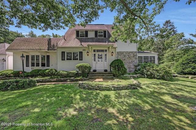 212 Lake Scranton Rd, Scranton, PA 18505 - traditional-style house featuring a front yard