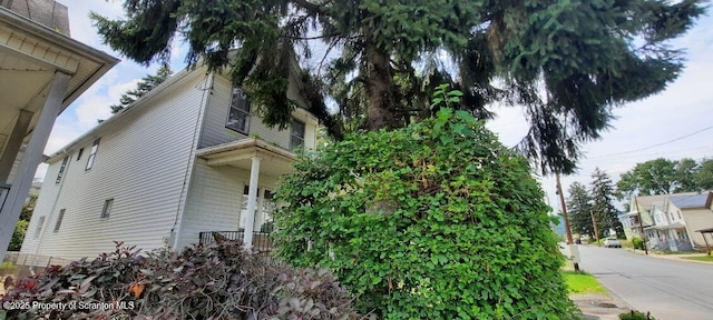 1809 Washburn St, Scranton, PA 18504 - view of side of home featuring covered porch