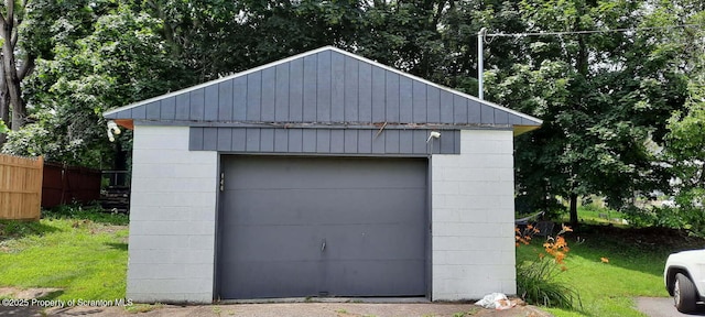 1809 Washburn St, Scranton, PA 18504 - view of detached garage