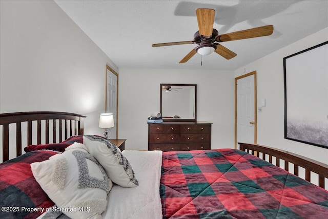 bedroom featuring a ceiling fan