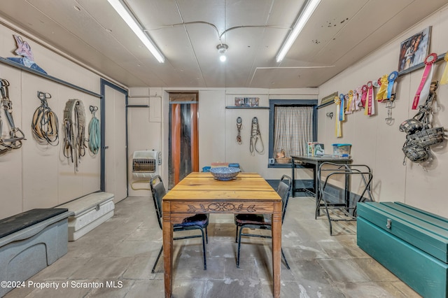 dining area with heating unit